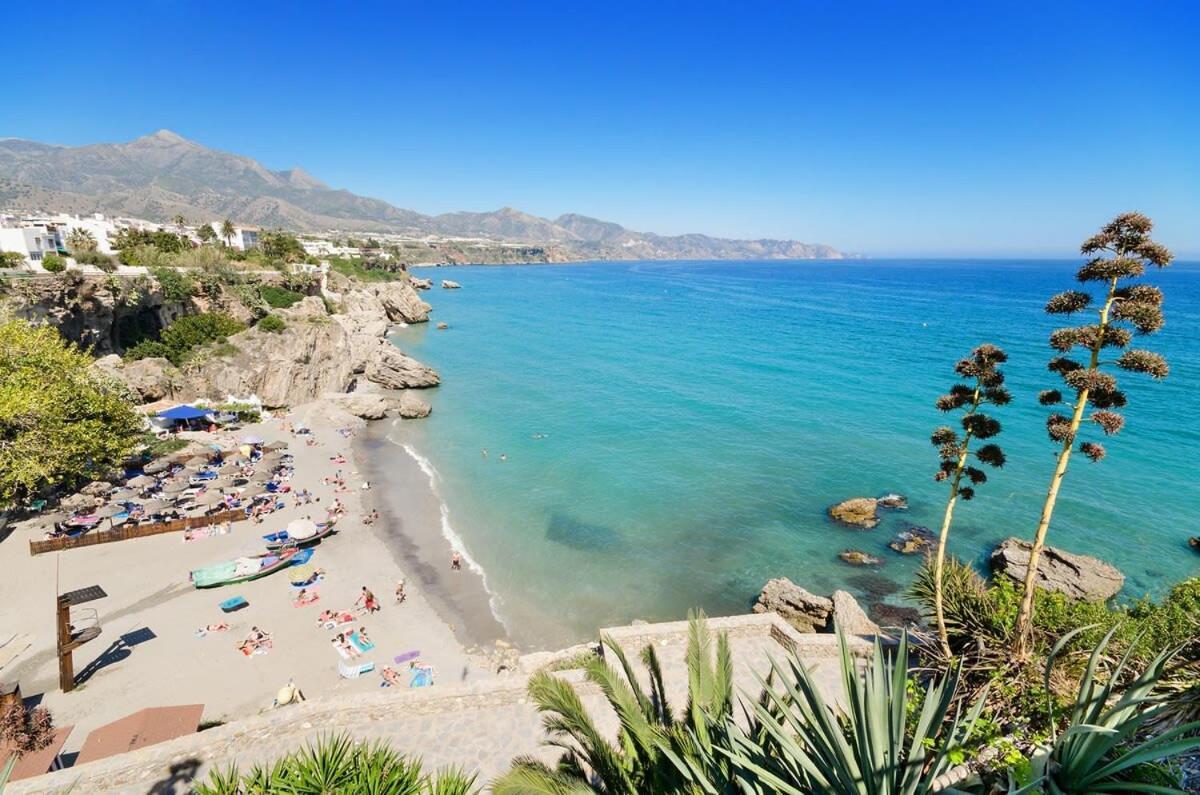 Apts Burriana Nerja Dış mekan fotoğraf