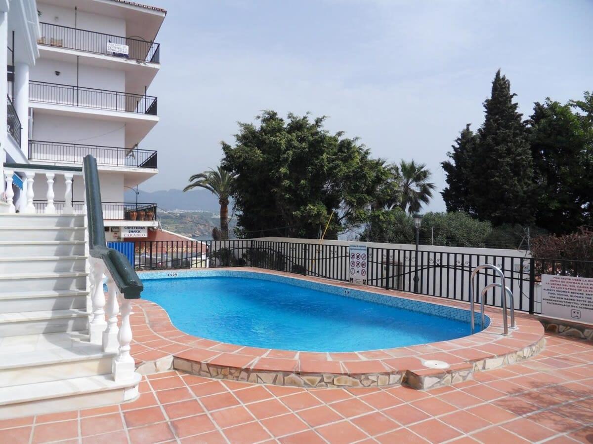 Apts Burriana Nerja Dış mekan fotoğraf